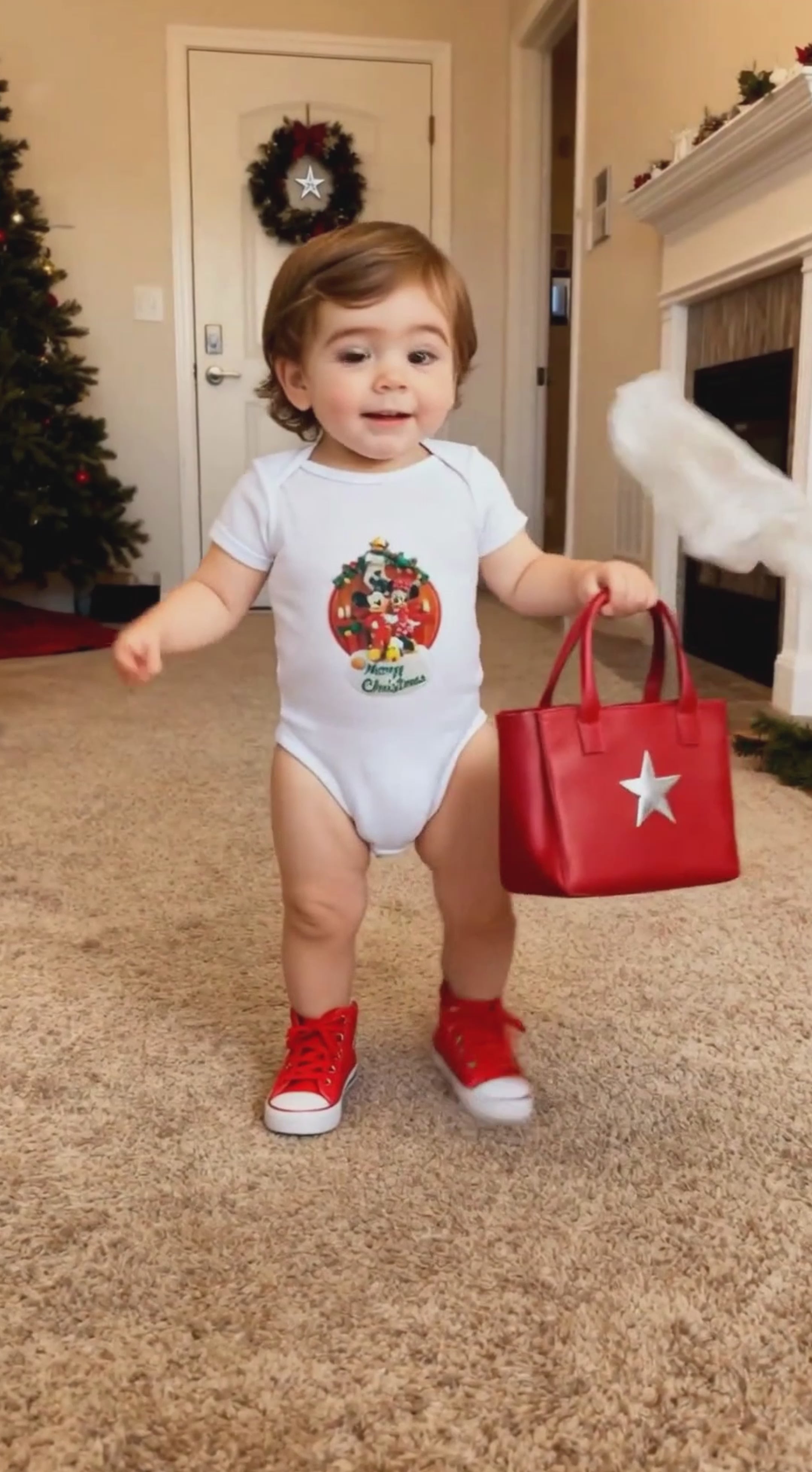 ✨ Softness Redefined: The Classic Baby Bodysuit